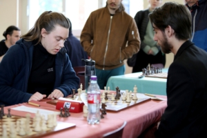 Bilde fra siste runde i turneringen tatt minuttet før motstanderen min går ut på tid.